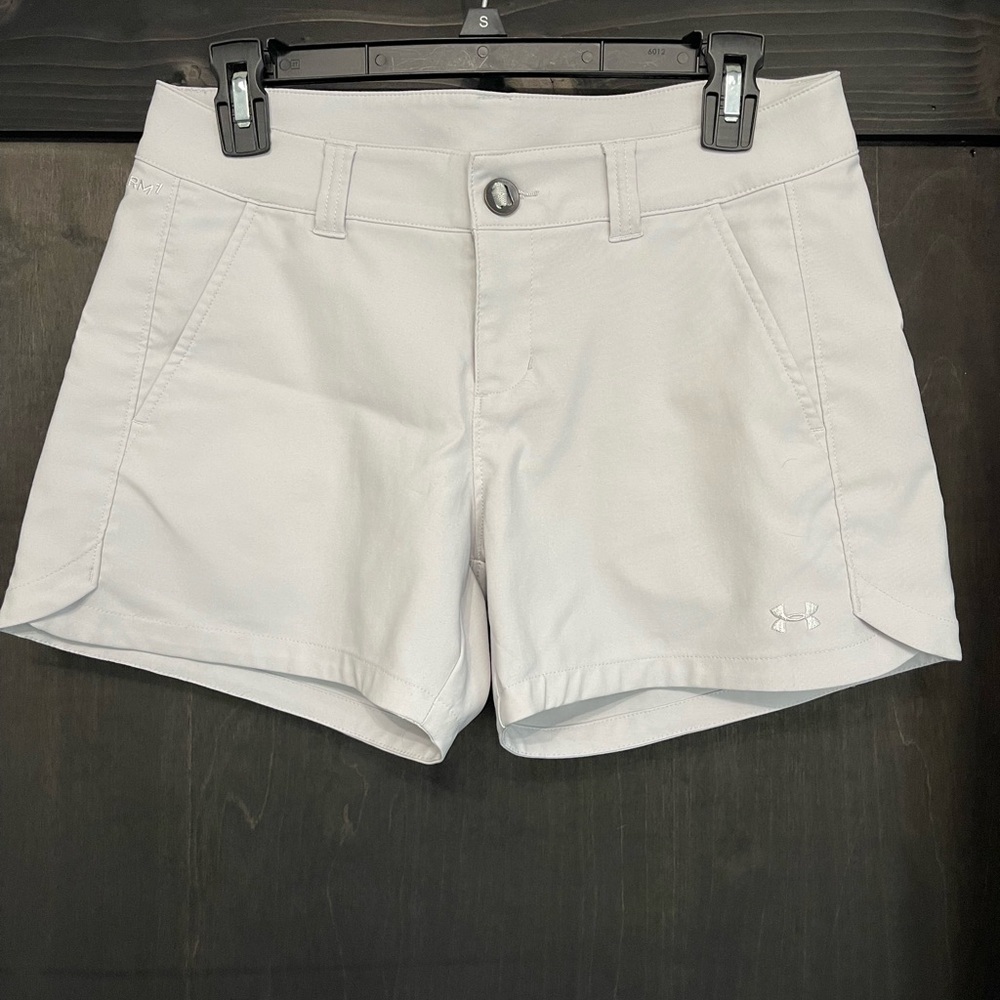 Women’s underarmour shorts size 6